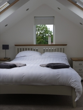 Kingsize bedroom in loft conversion